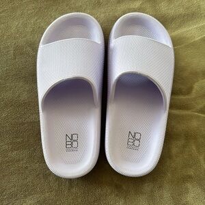 No boundaries slides size 6